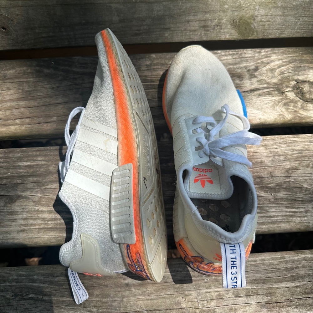 Adidas NMD_R1 Graffiti Sneakers White Signal Coral FV7852 Men's Sz 11 Streetwear - Picture 6 of 9